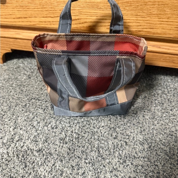 N/A - Picture 3 of 7